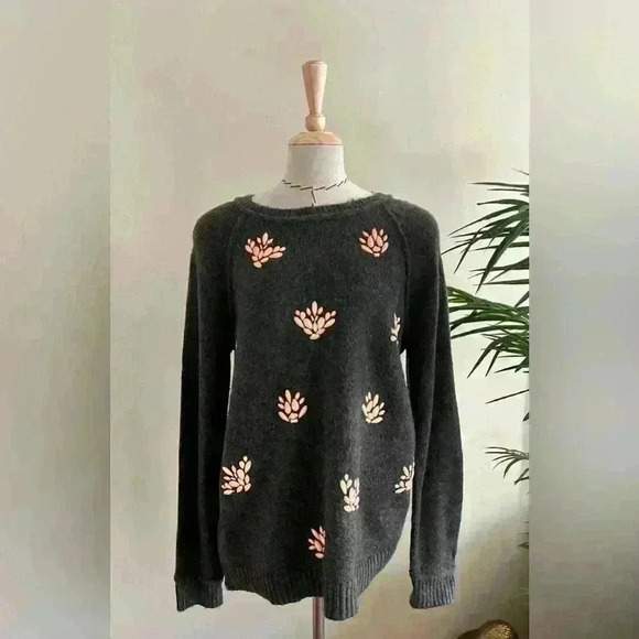 LOFT Charcoal Gunmetal Gray Oversized Embellished Sweater Pullover - Size M - Picture 2 of 10